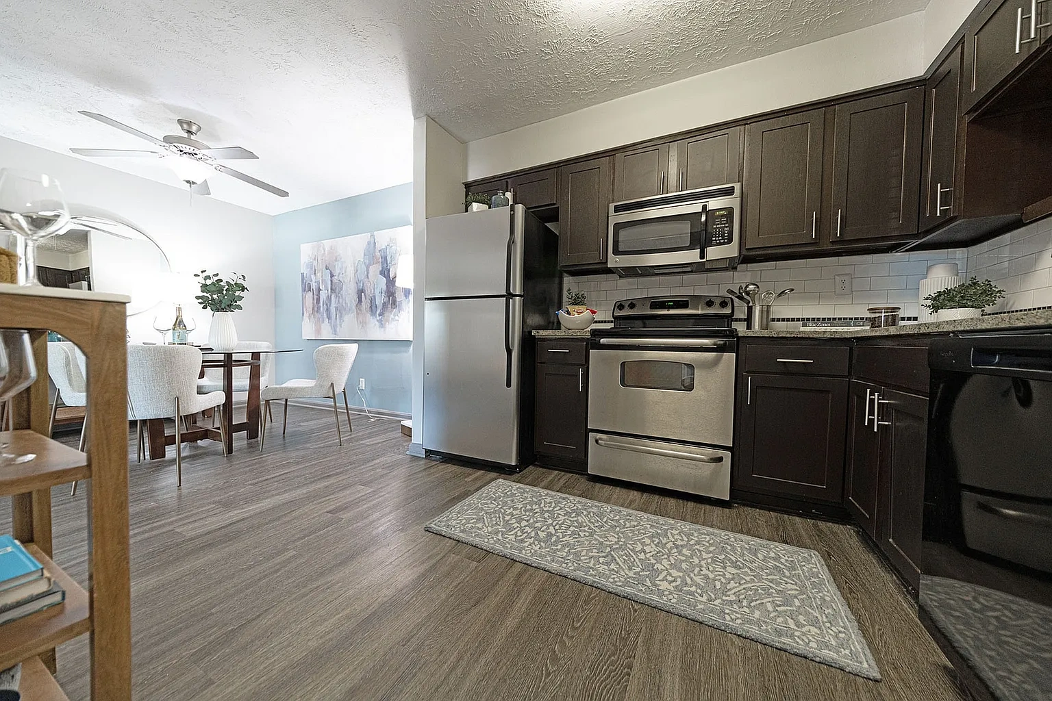 District at Hurstbourne – photo 5