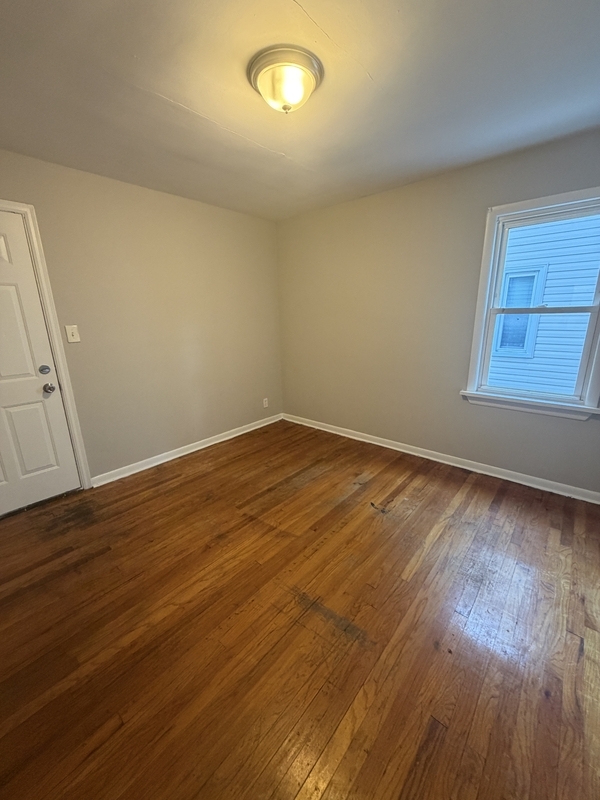 18424 Maple Heights Blvd – photo 4