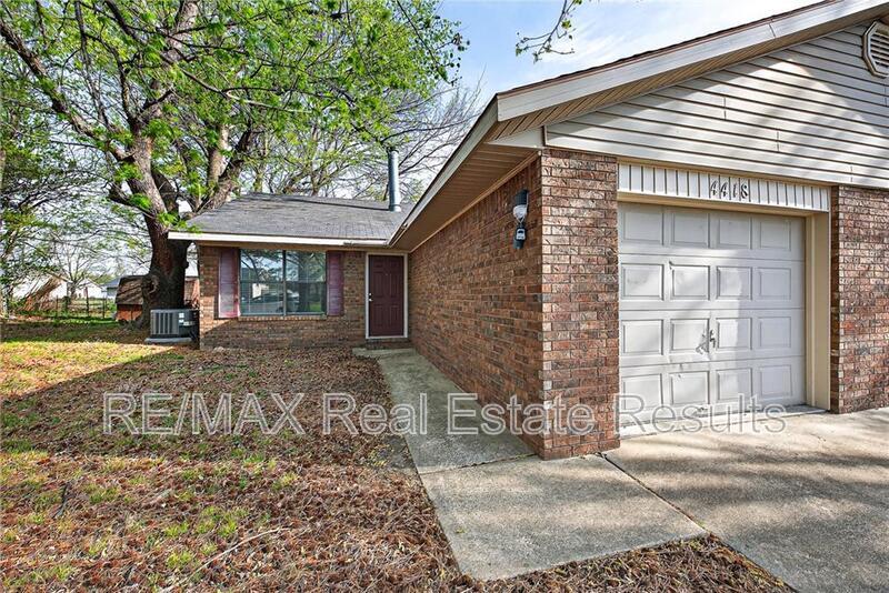 4418 Acoma St – photo 2