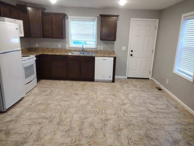 915 N Riverside Dr unit 1 – photo 2