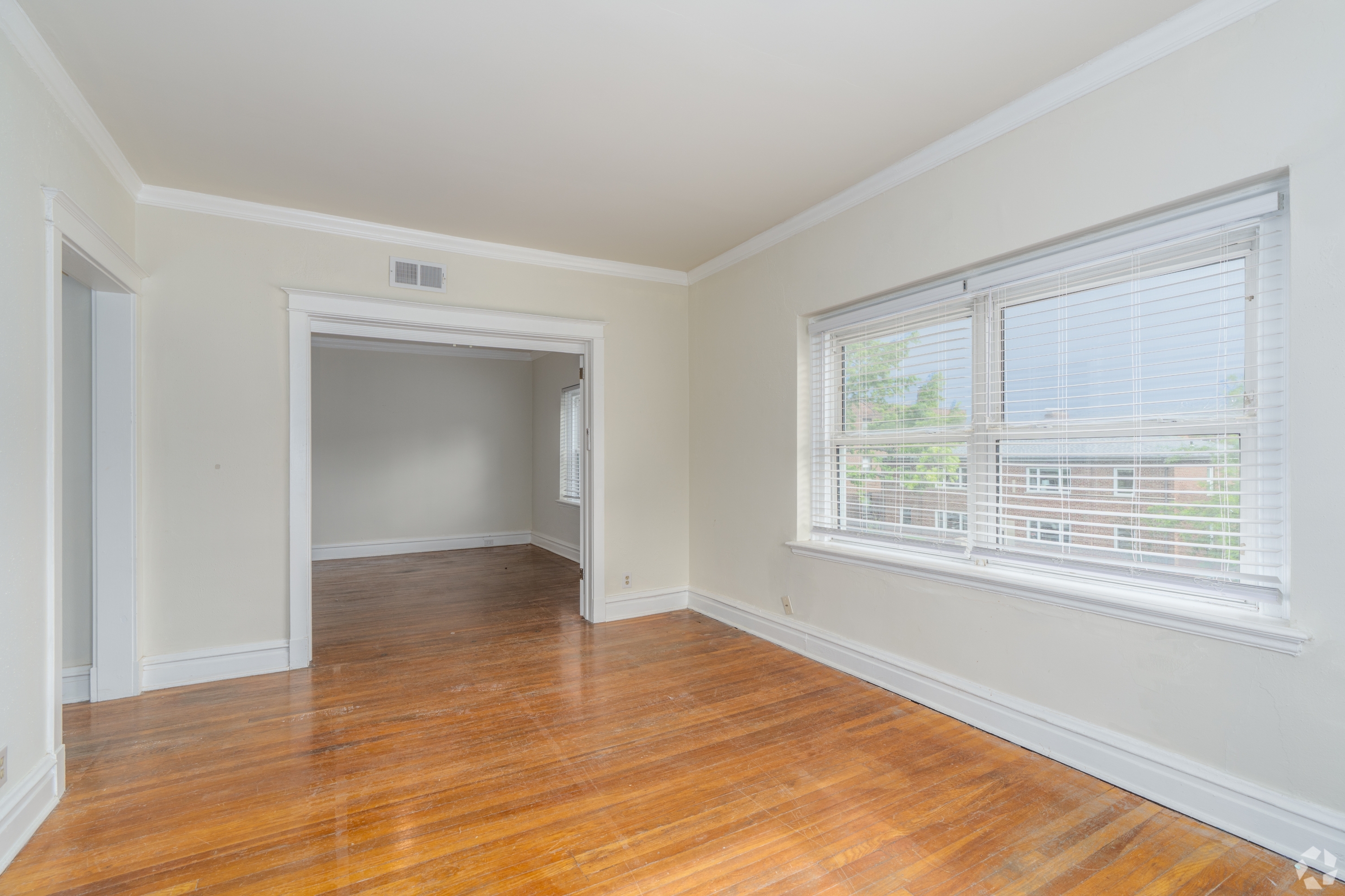 6300 N Rosebury Ave unit 1N – photo 2