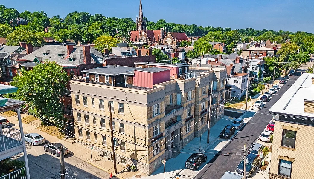 Howe and Maryland Apartments – photo 2