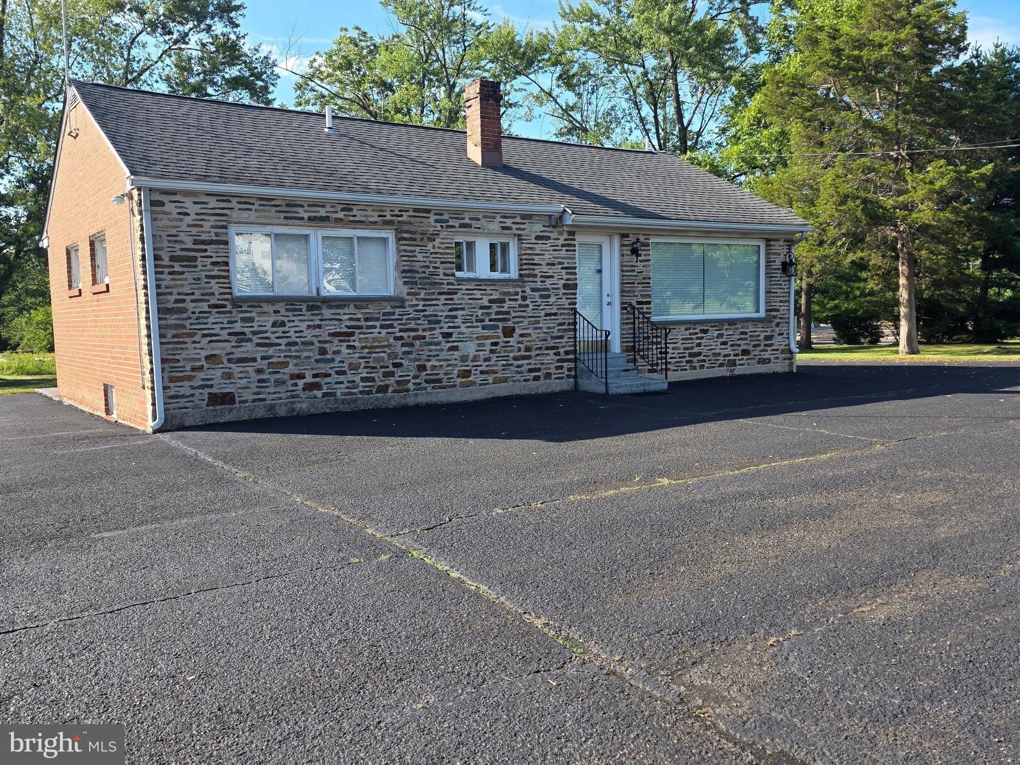 513 W Butler Ave – photo 4