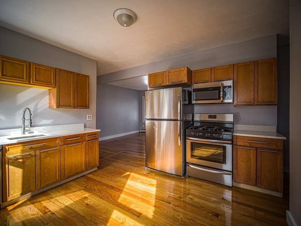 46 Glendale St unit 3 – photo 1