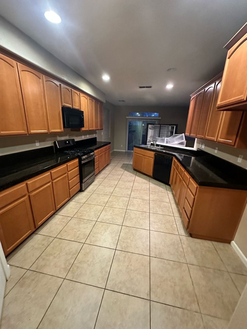 2161 Chapman Oak Dr – photo 2