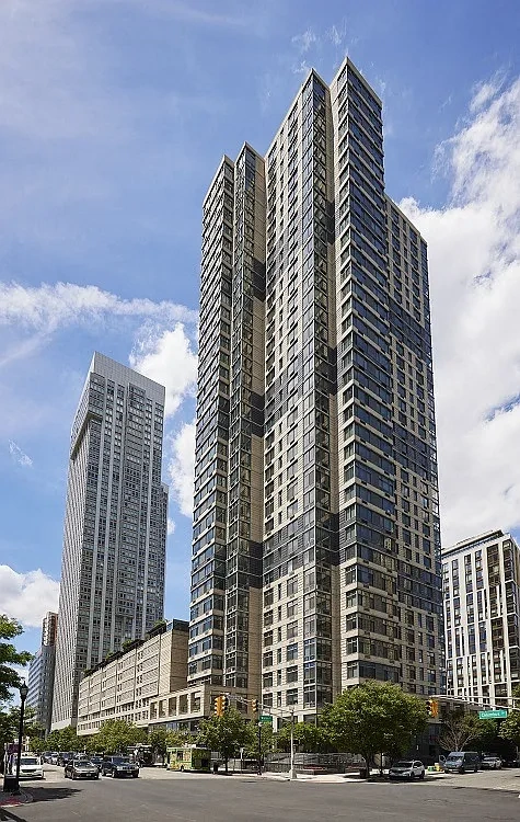 50 Columbus – photo 3