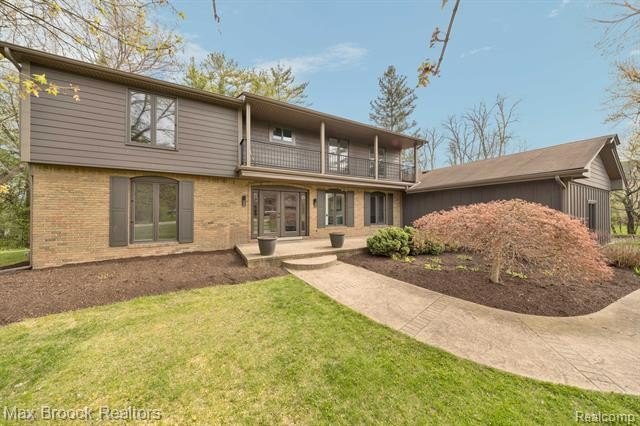 5240 Clarendon Crest St – photo 3