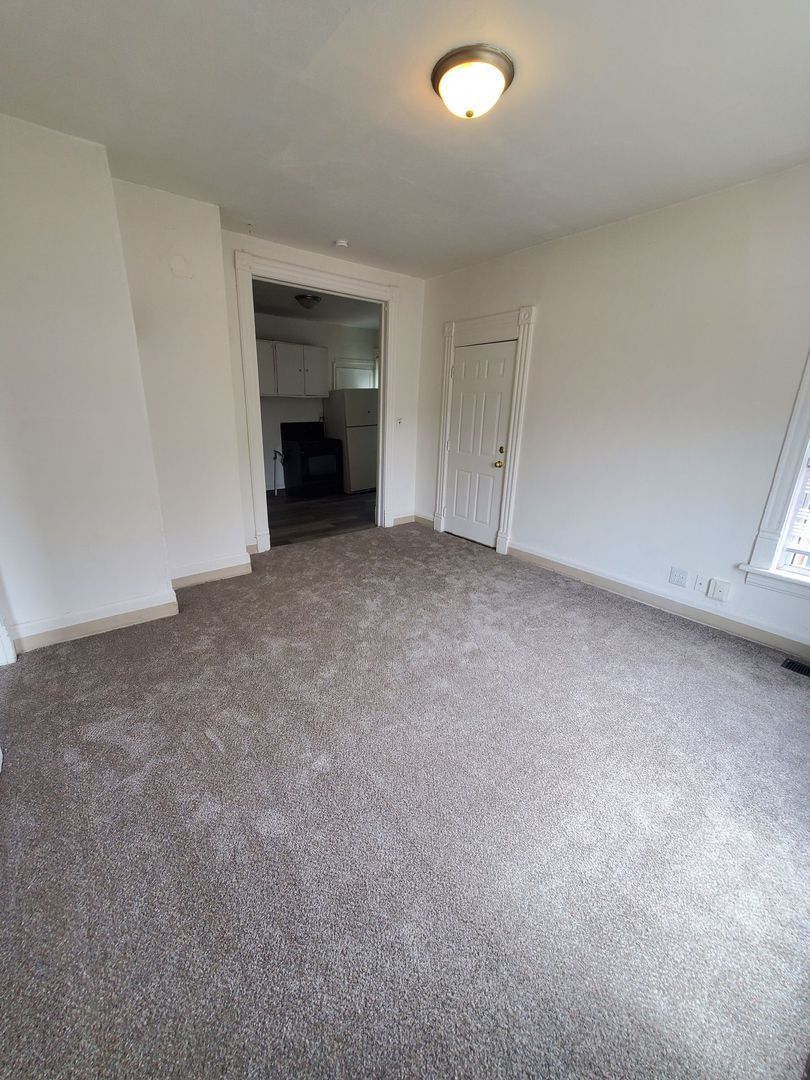 612 10th St unit Lower Front – photo 3
