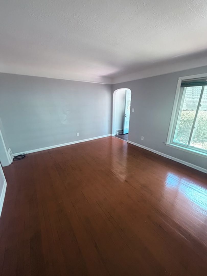 11215 Langton Ave – photo 4