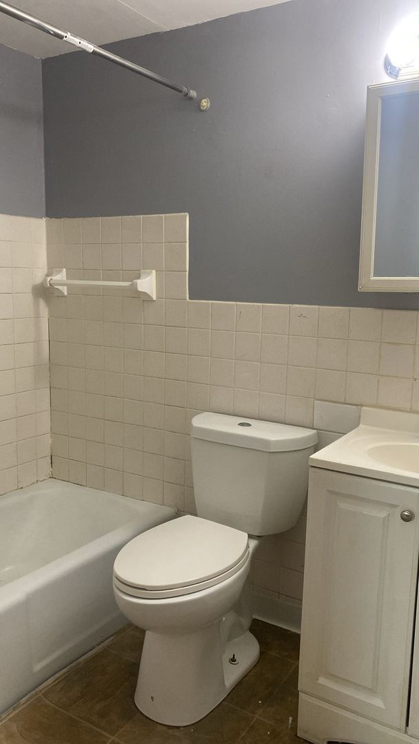 17572 Lakeshore Blvd unit W101 – photo 5