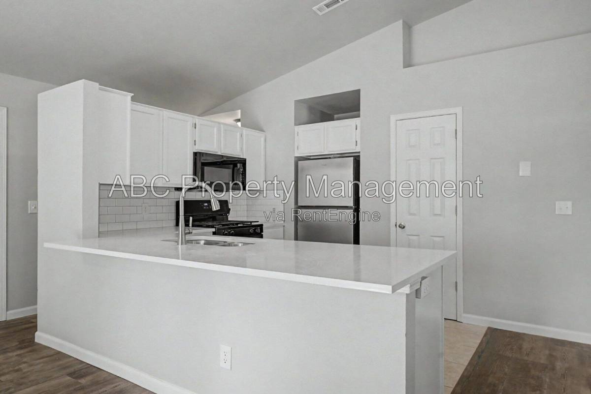 3345 W Essex Dr – photo 4