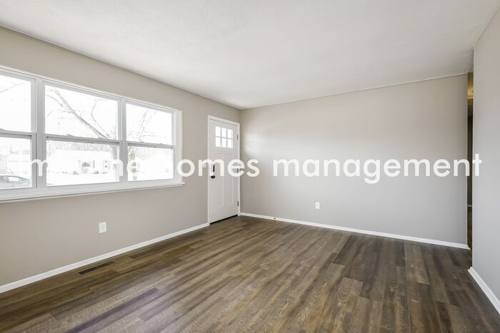 448 Holly Dr – photo 3