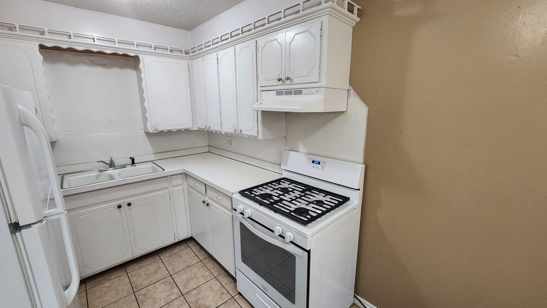 301 N University Dr unit 7 – photo 4
