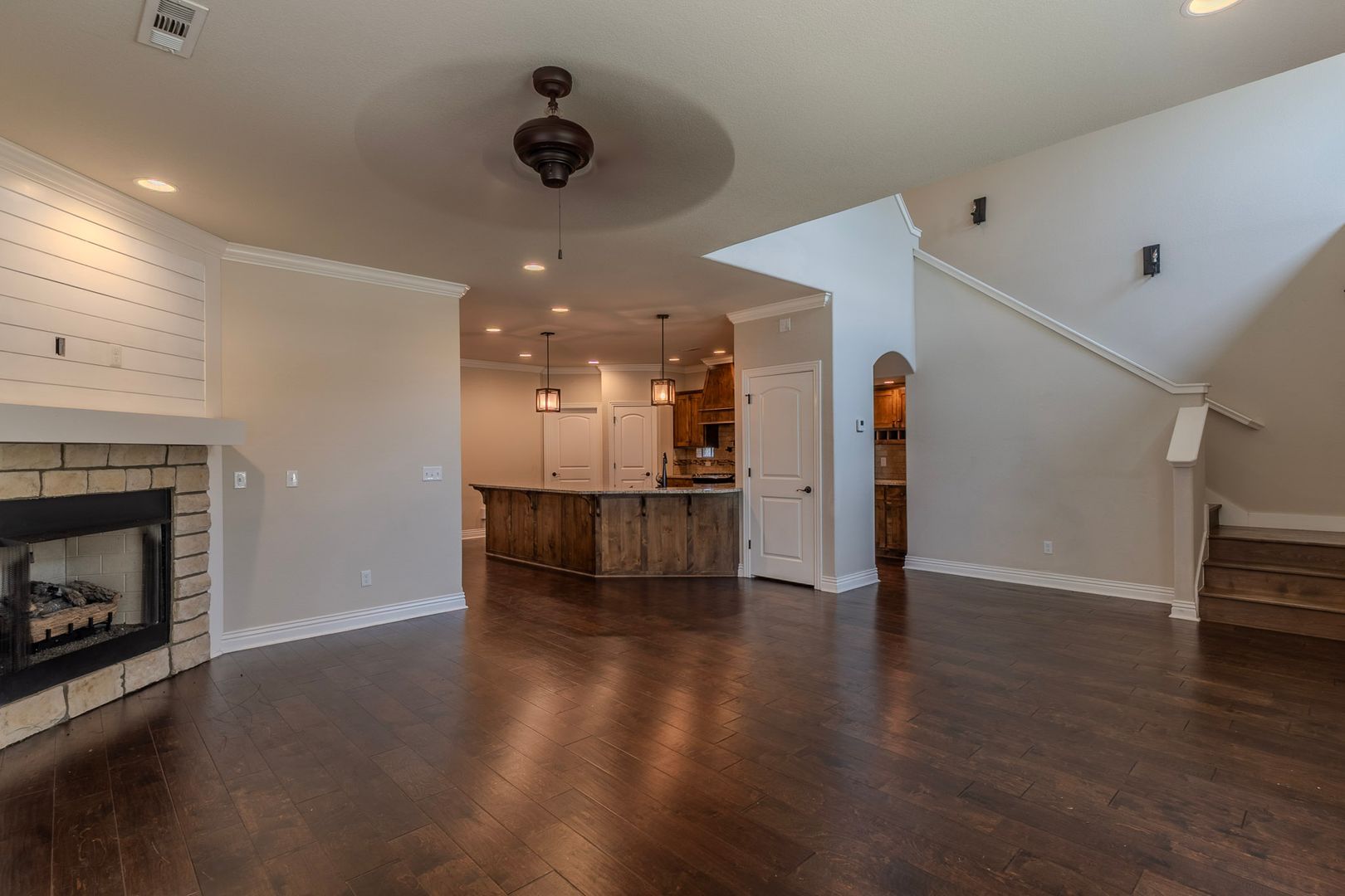 537 N Salem Rd – photo 2