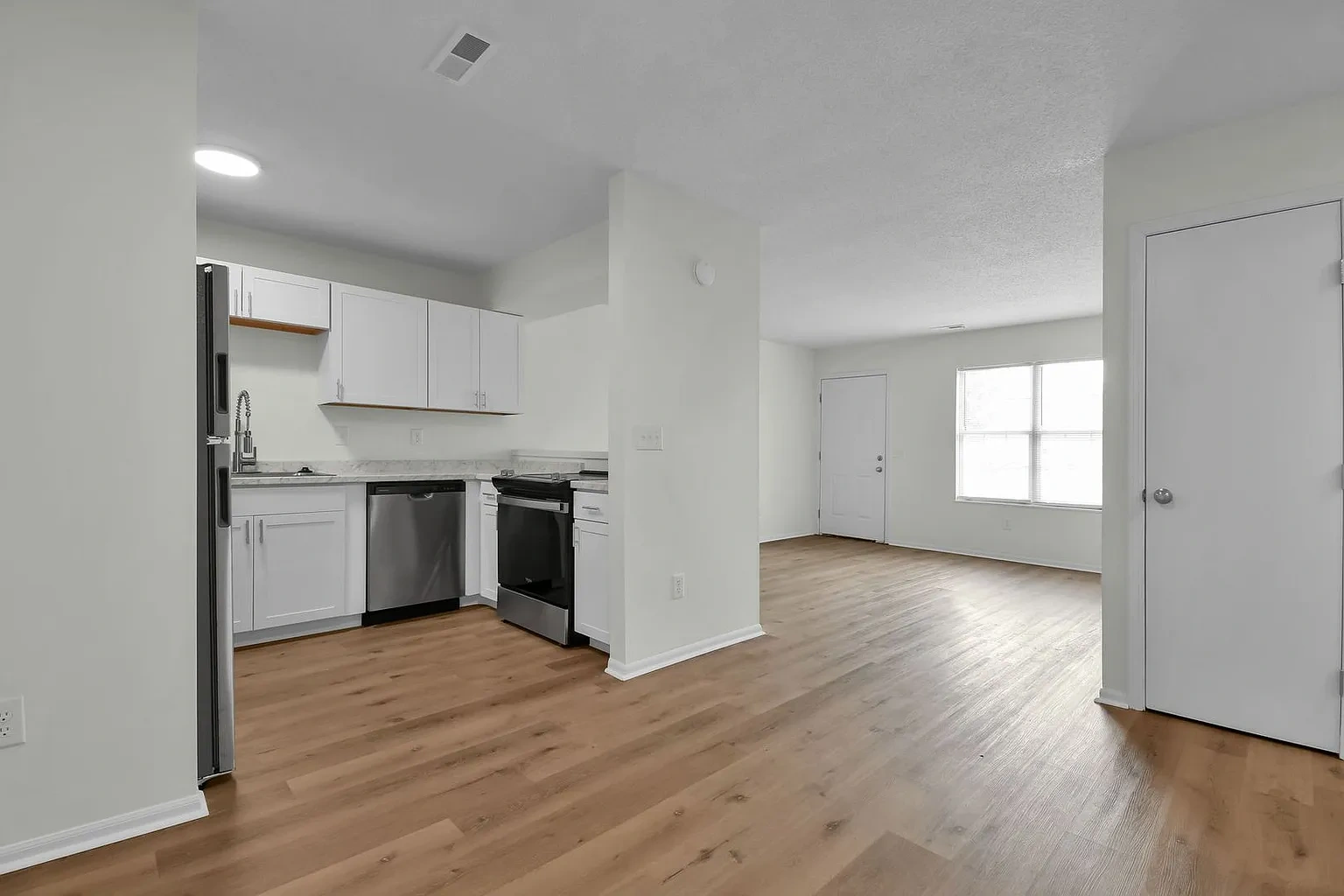 Coventry Apartments – photo 4