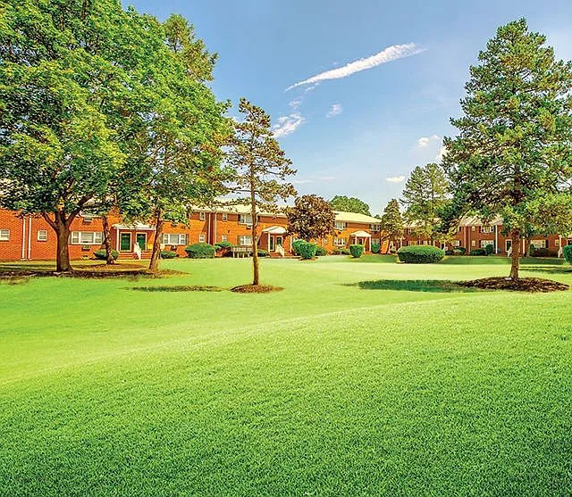 Green Grove Apartments – photo 1