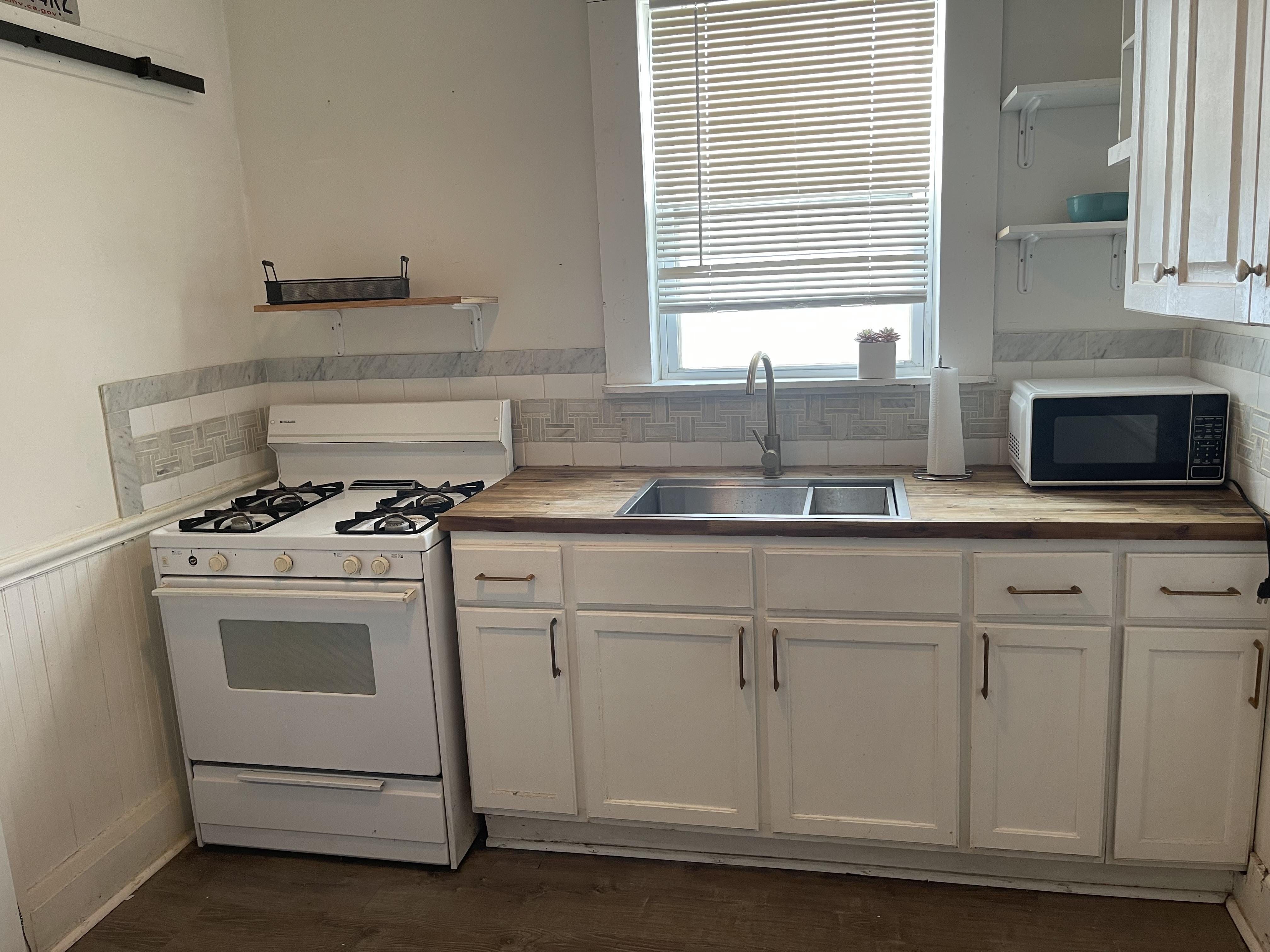 912 E St Clair St unit Upstairs – photo 4