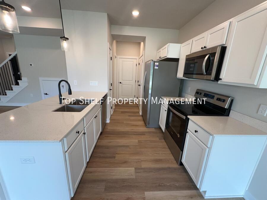 232 Bristlecone Dr – photo 3