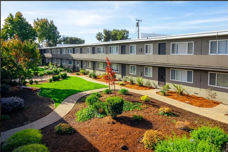 Garden Court Apartments – photo 4