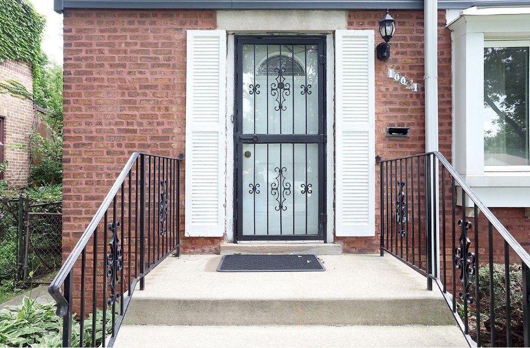 10031 S Paxton Ave – photo 4