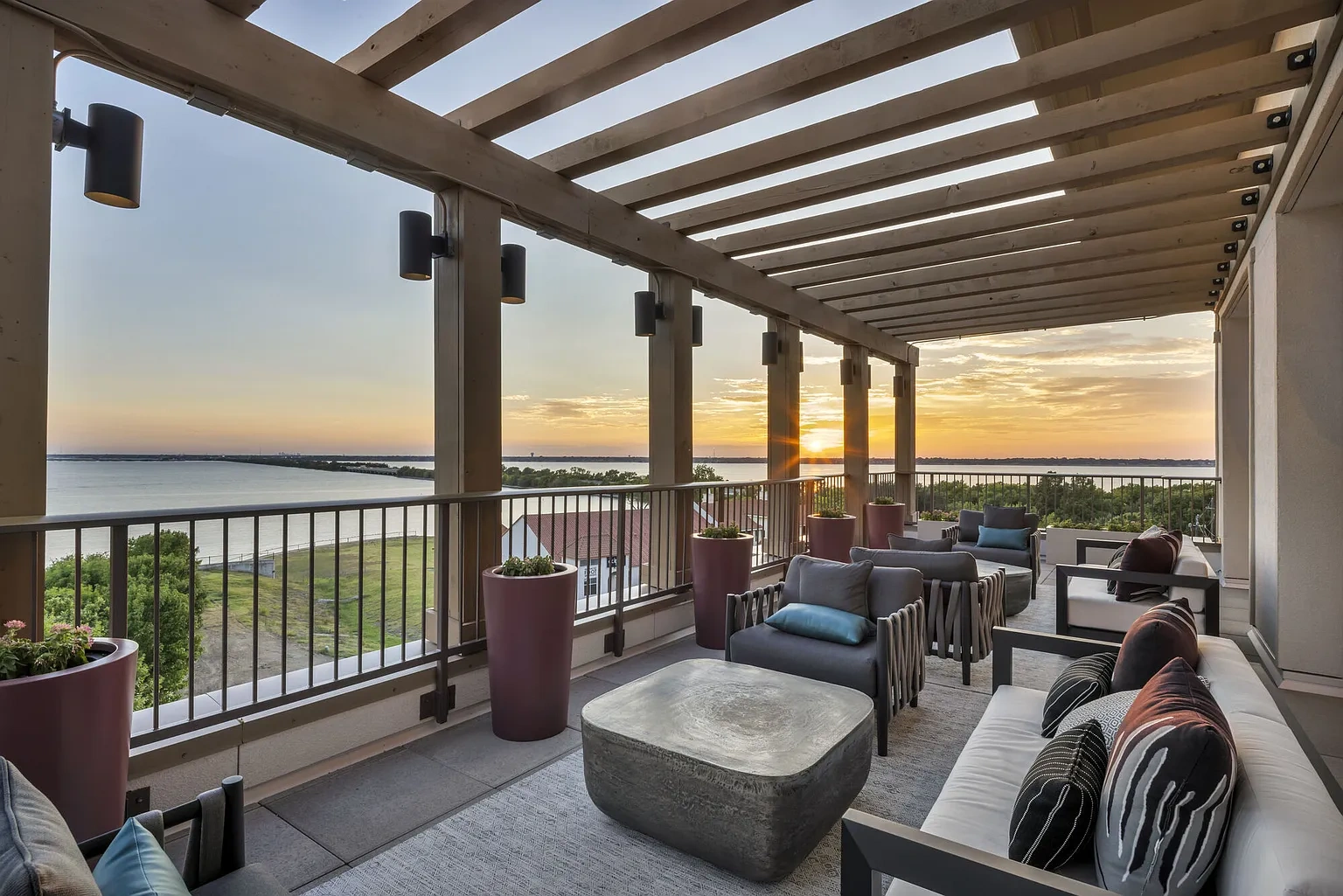Ablon At Harbor Village – photo 2