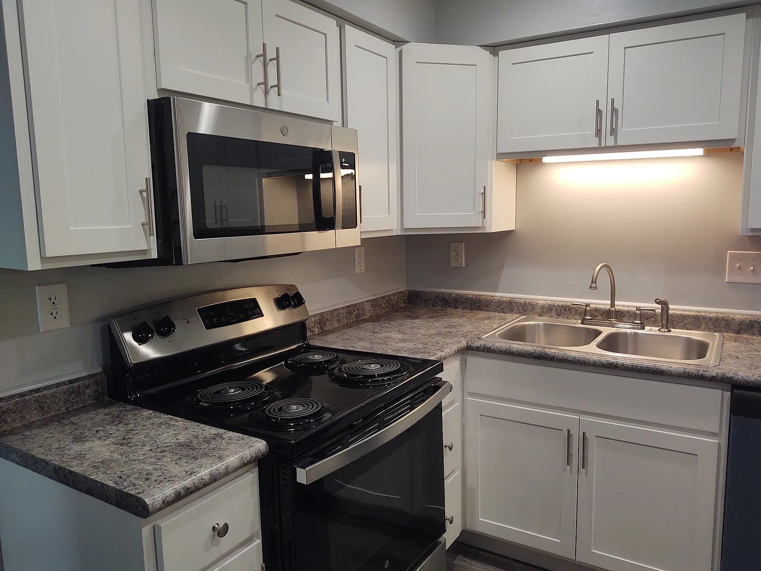 KINGSGATE VILLAGE APARTMENTS – photo 1