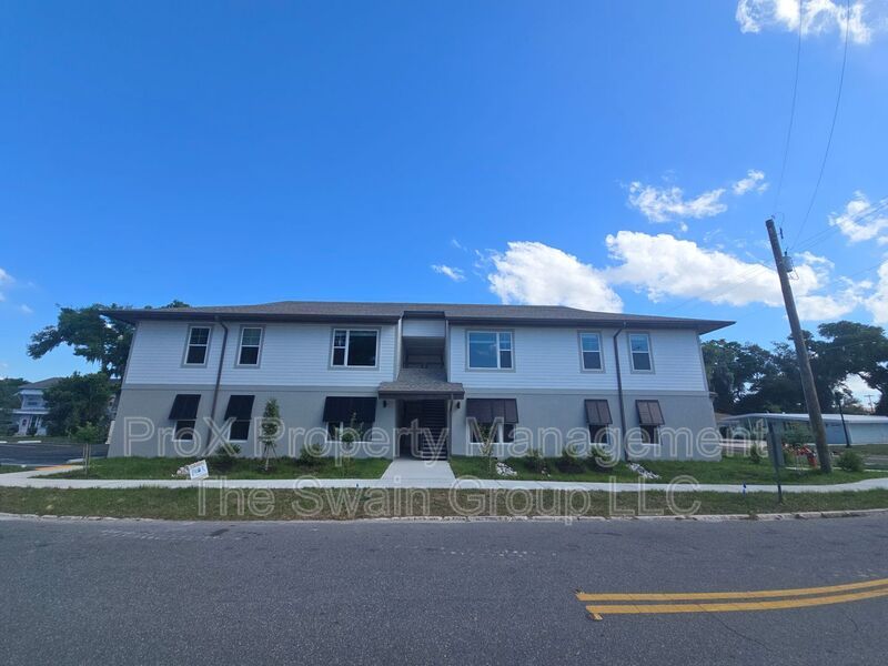 701 Bates Ave SW unit 201 – photo 1