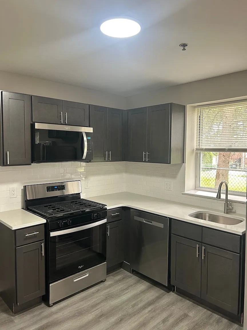 Austin Manor Apartments – photo 2