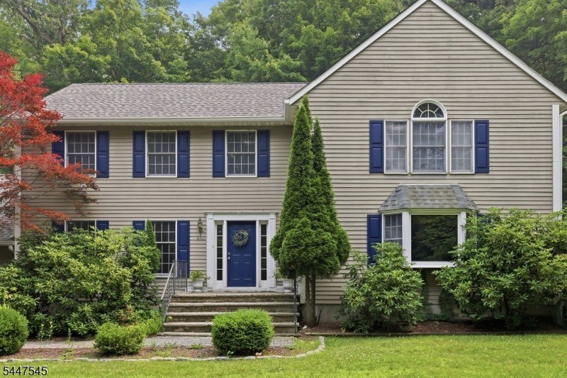 860 Glen Rd – photo 2