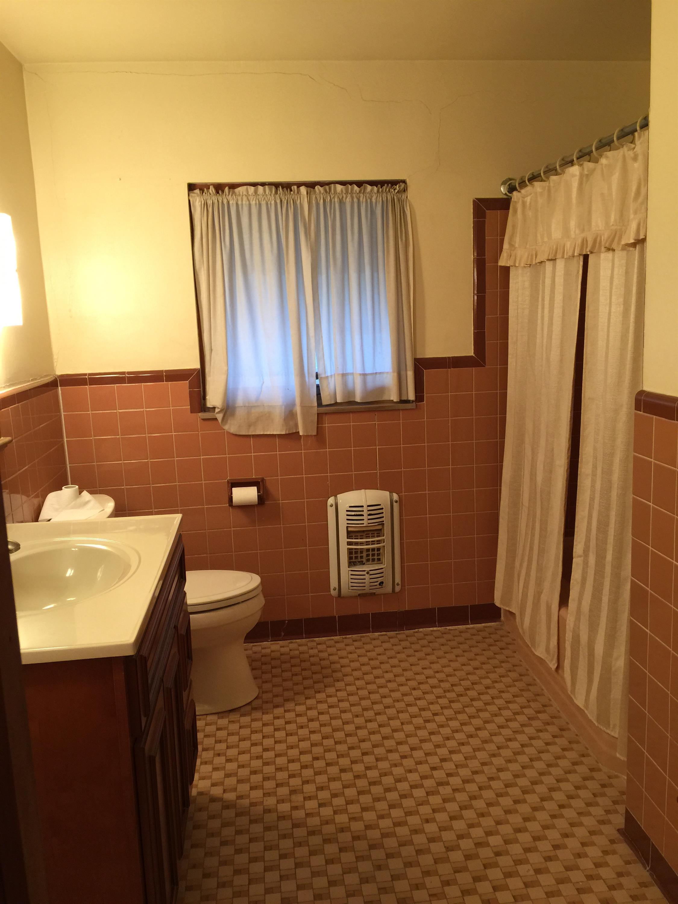 637 10th Ave – photo 3