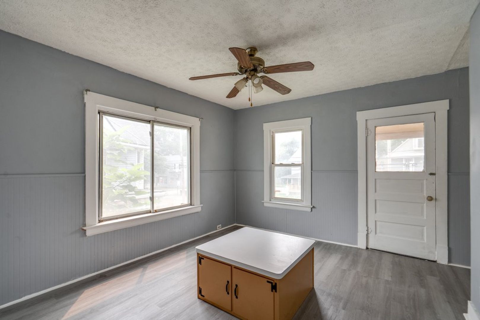 2118 Denison Ave unit UP - 3bd/1.5ba – photo 3