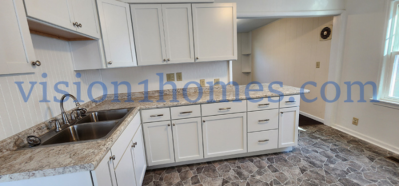 2076 W Wayne St – photo 5