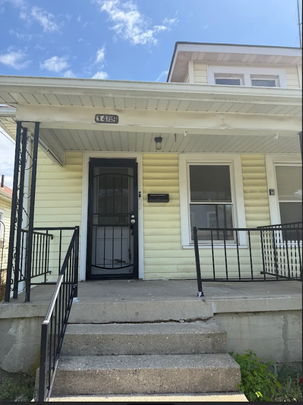 1409 Young St unit 1 – photo 1