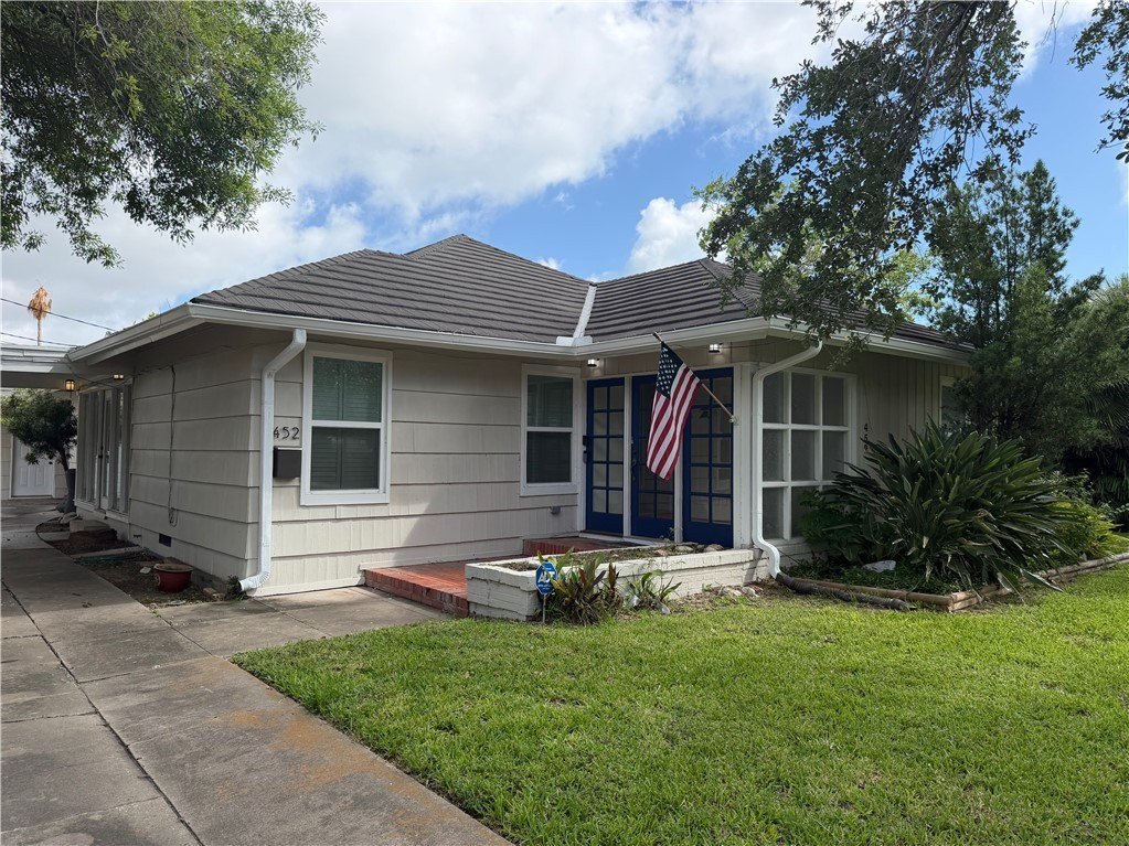 452 Delaine Dr – photo 1