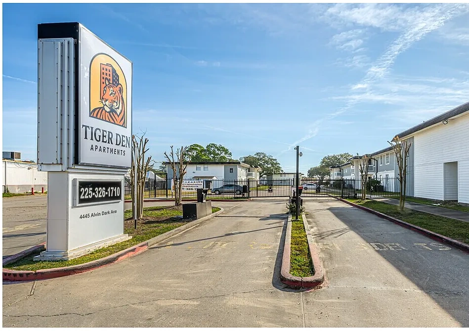Tiger Den Apartments – photo 2