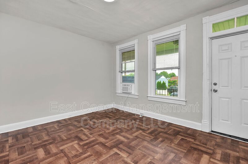 4008 Primrose Ave unit 1A – photo 3