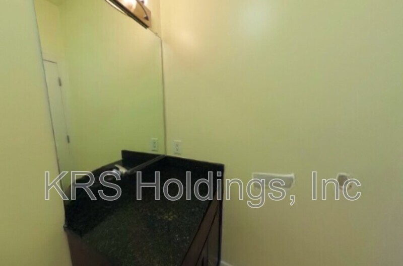 123 E Broad St – photo 5
