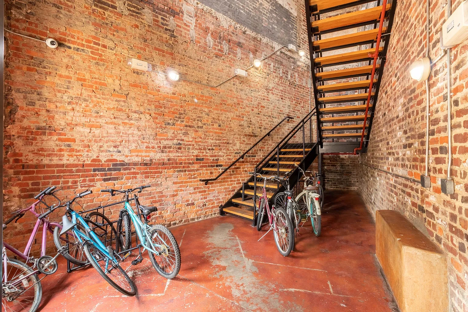 District Square Apartments – photo 3