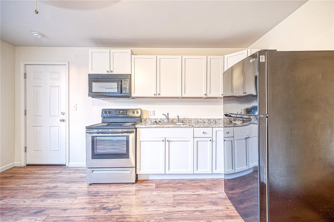 427 Adams St unit 4 – photo 3