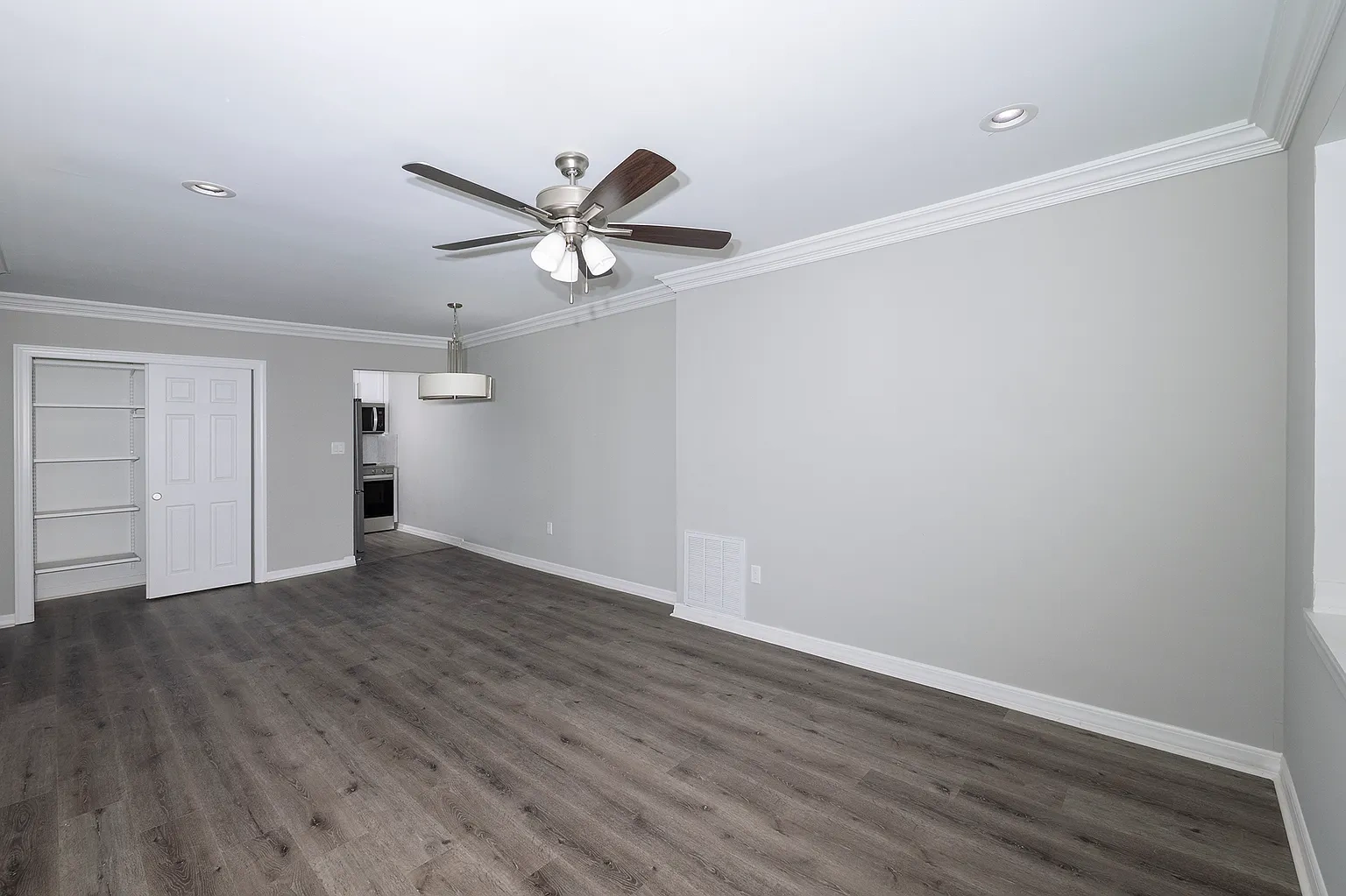 Fairfield Square At East Meadow – photo 3