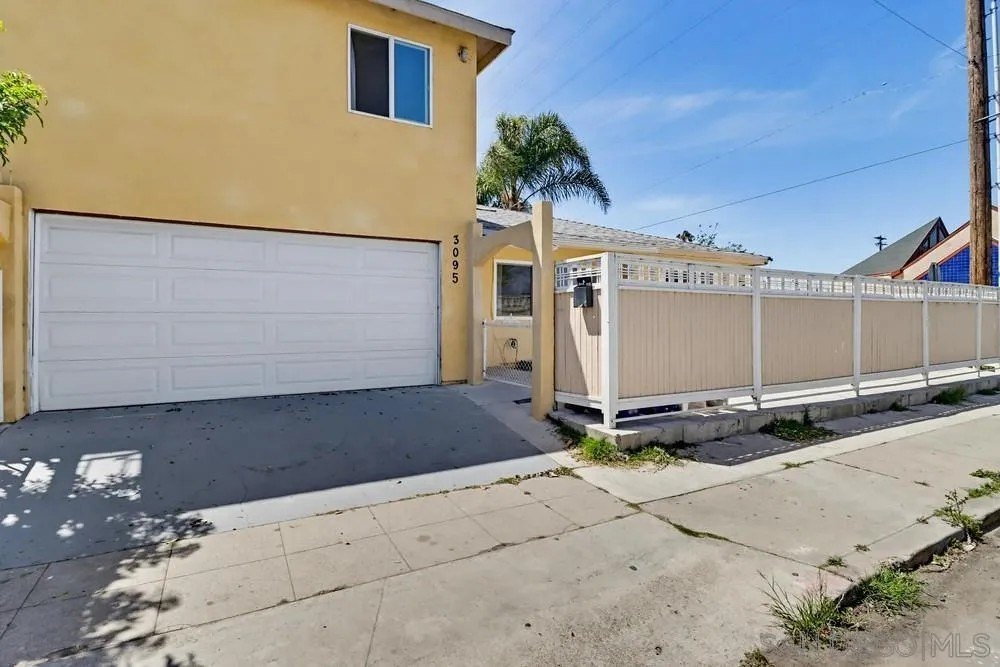 3095 L St – photo 1