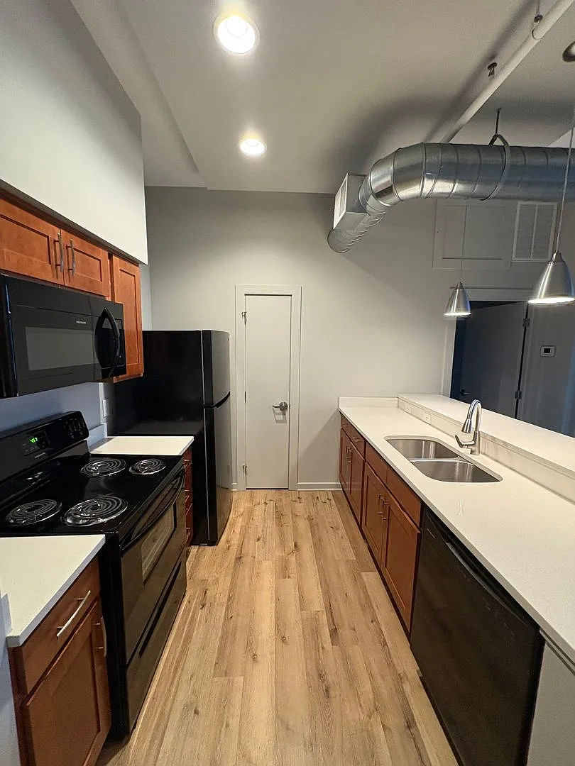 Tremont Pointe Apartments – photo 2