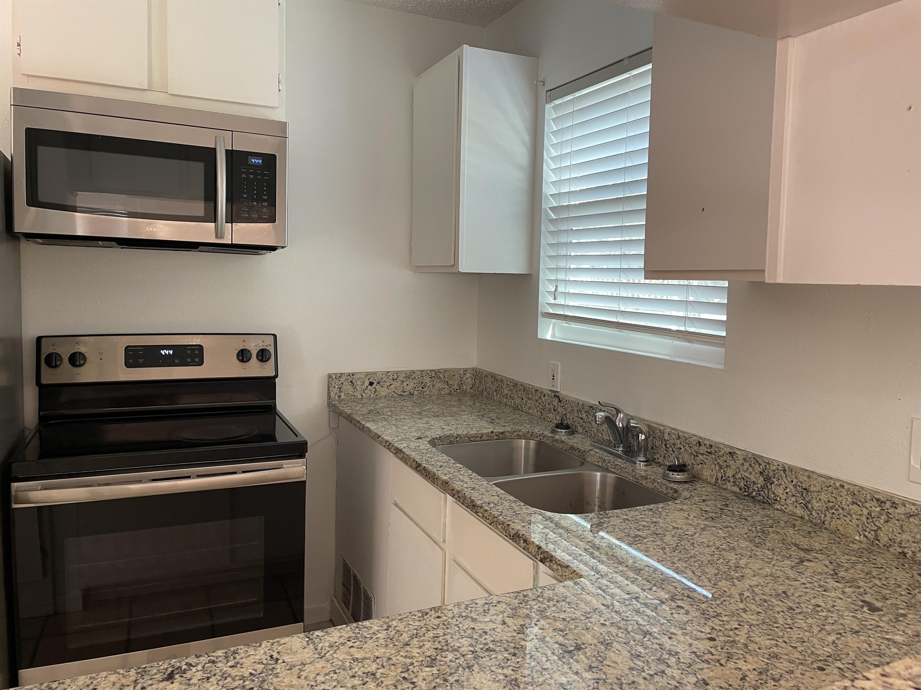 2409 Mesquite St unit 1 – photo 5
