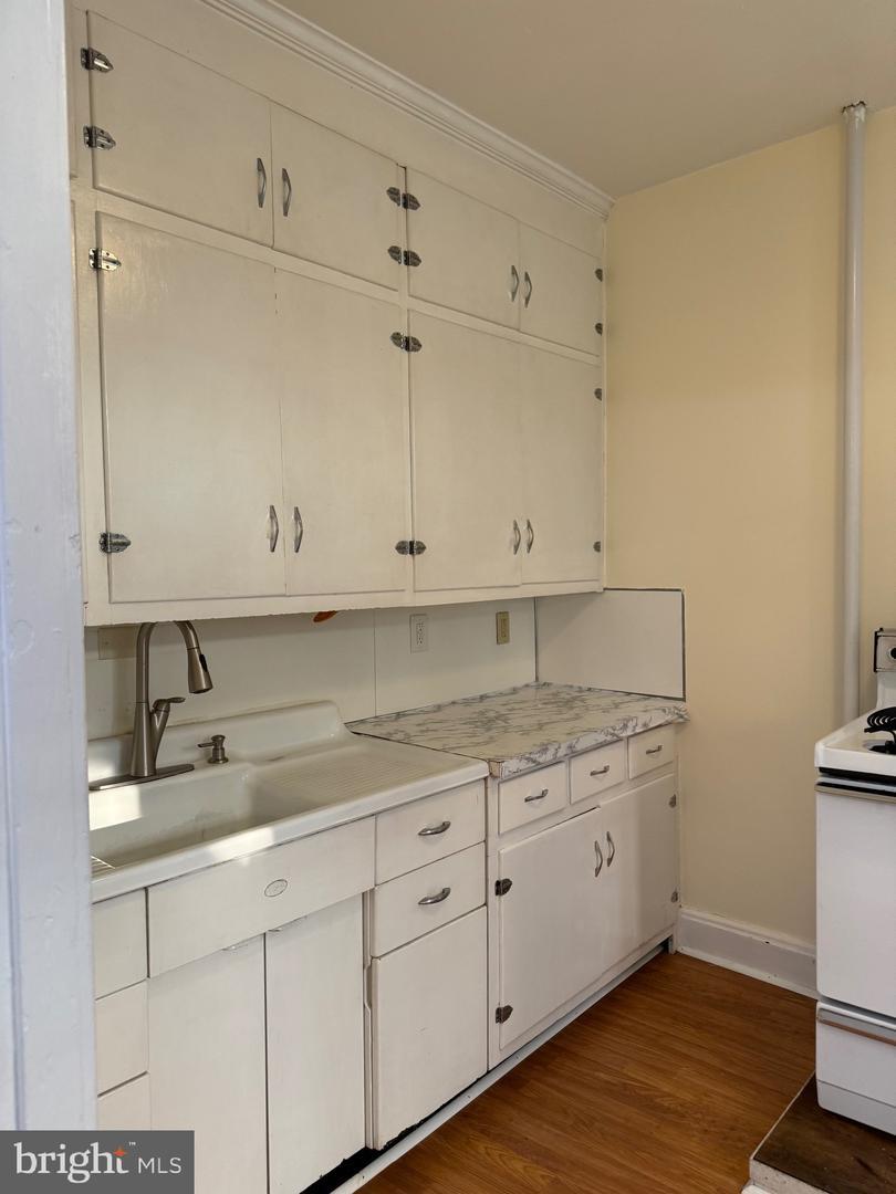 1104 W Market St unit 2 – photo 3
