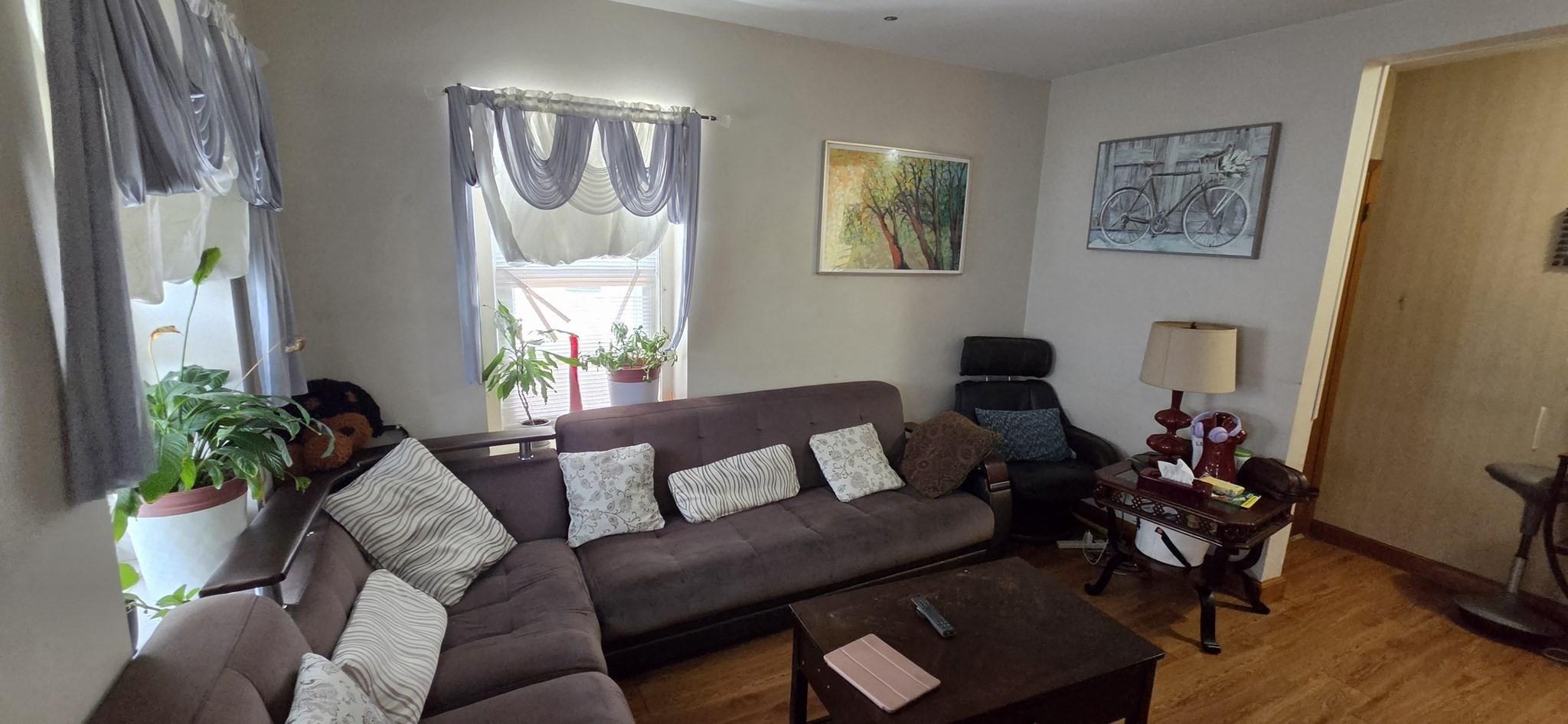 184 Gladstone St unit 3 – photo 5