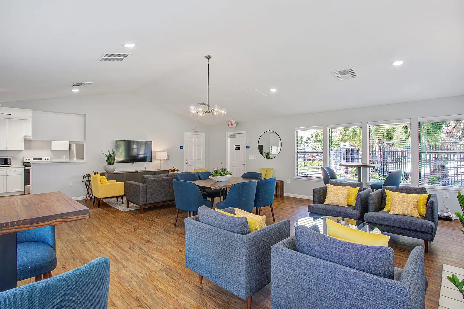 Stonegate Apartments – photo 2