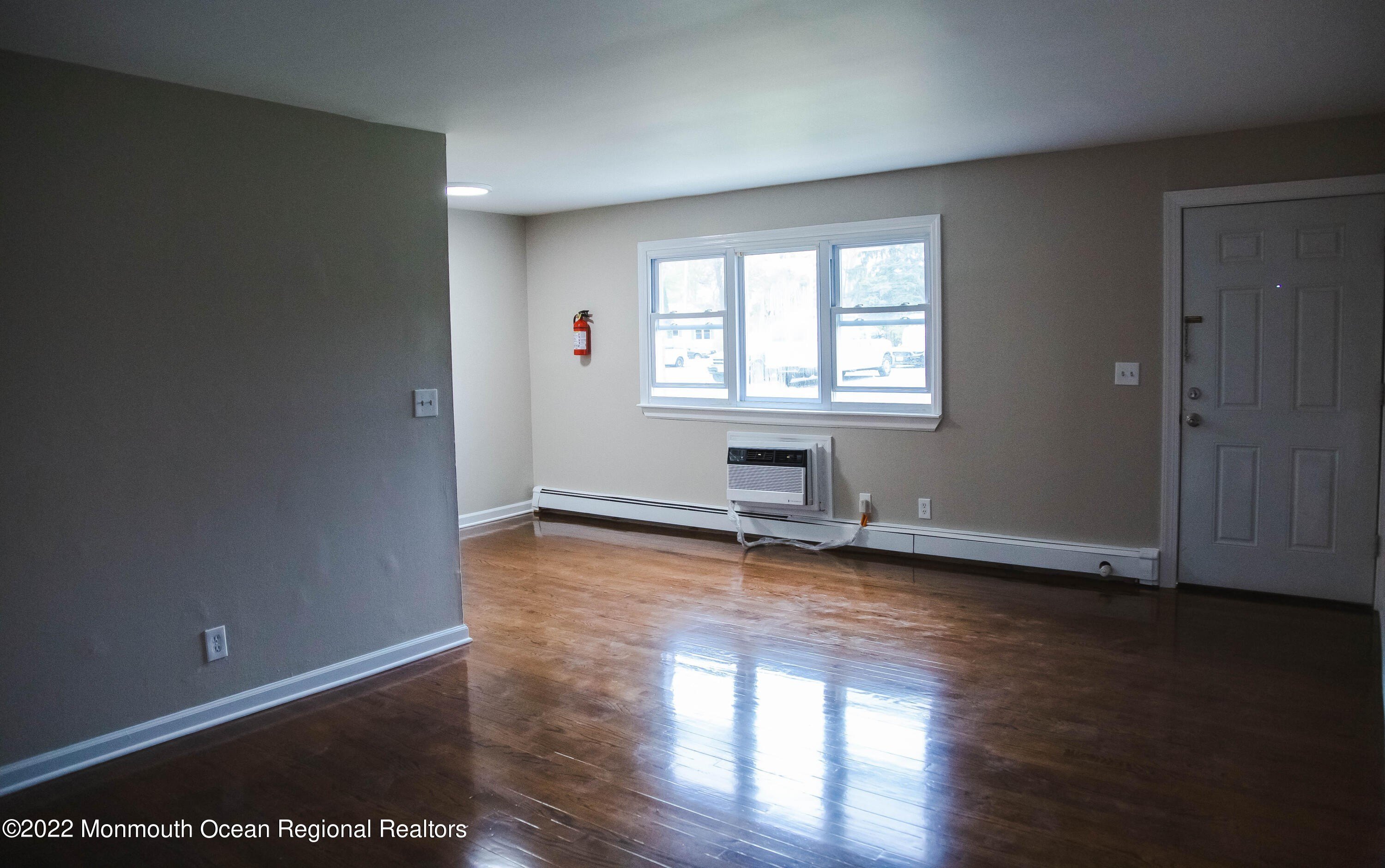 65 Steiner Ave #20 – photo 5