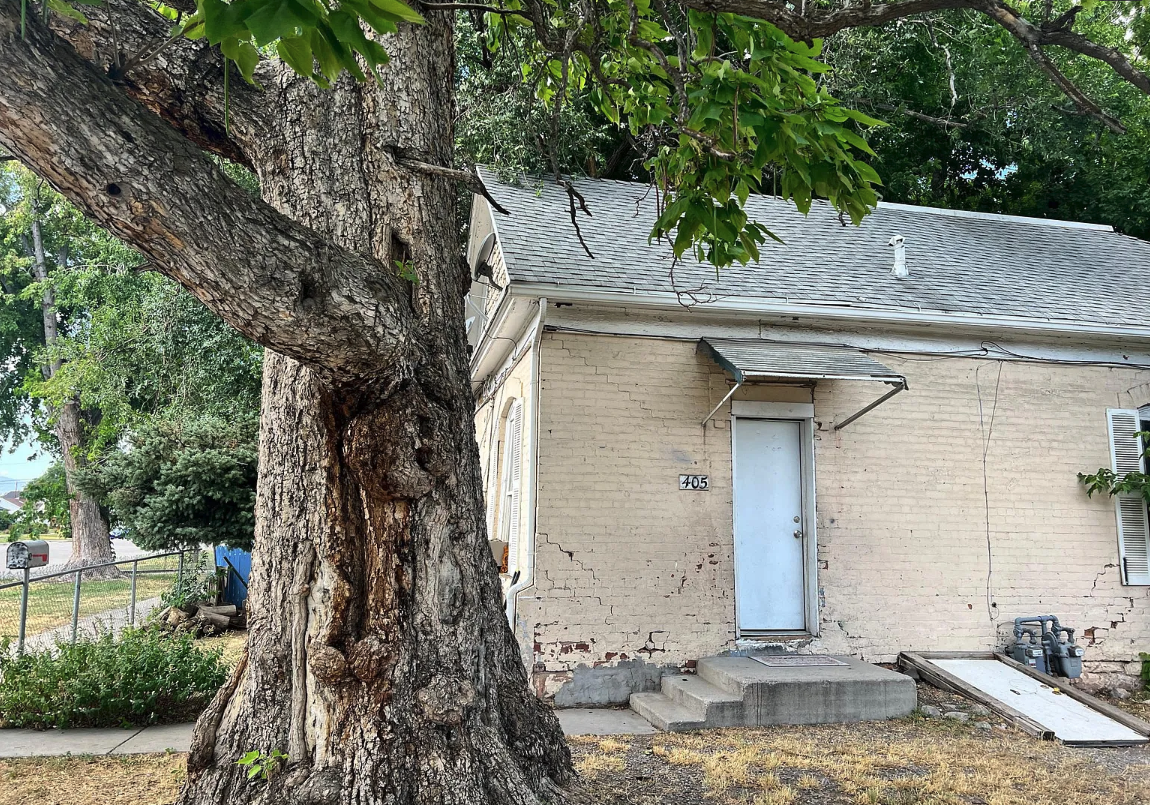 405 N 700 W – photo 1
