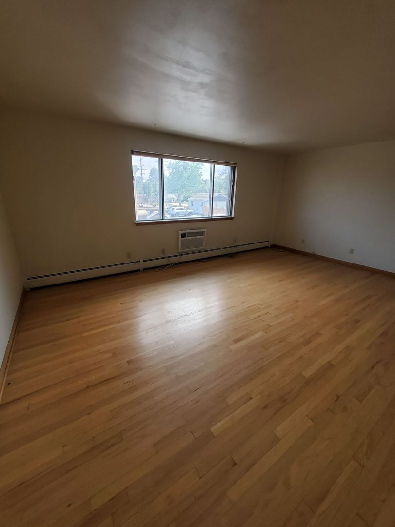 1920 Lathrop Ave unit 208 – photo 2