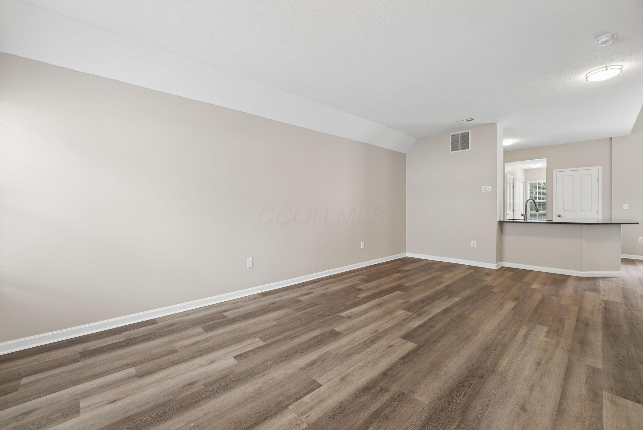 2045 River Rock Way – photo 4